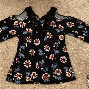 Cute of the shoulder/long sleeve shirt.